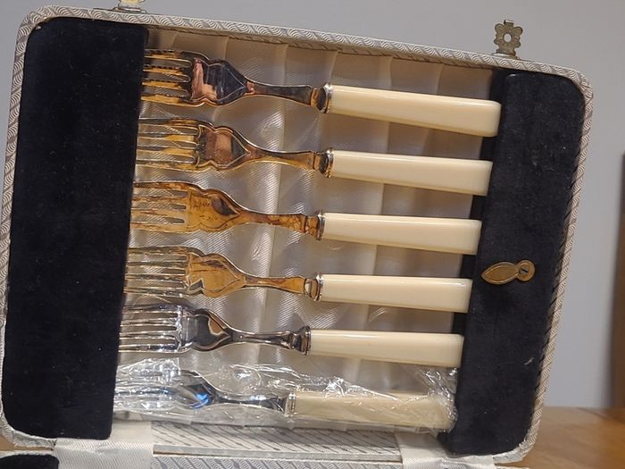 Vintage Sheffield silver Fish Cutlery Set W/ Faux Bone Handles