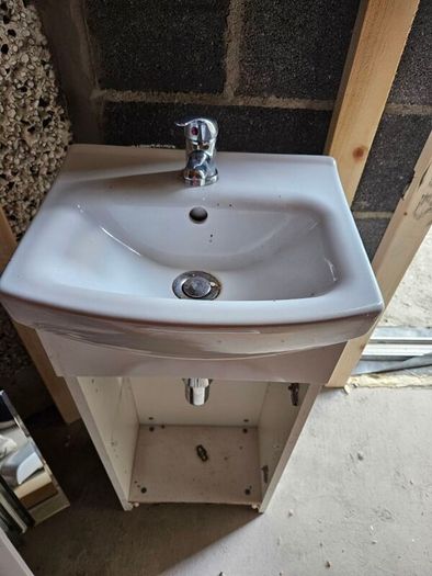 cloakroom basin