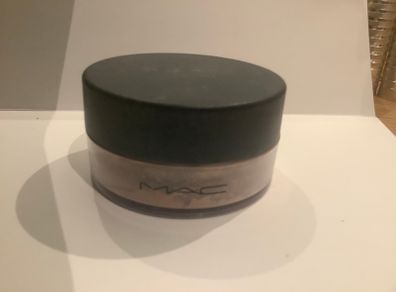Mac Loose Powder NC20