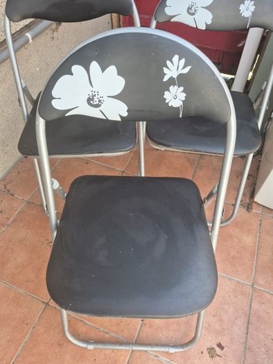 3 Folding padded chairs