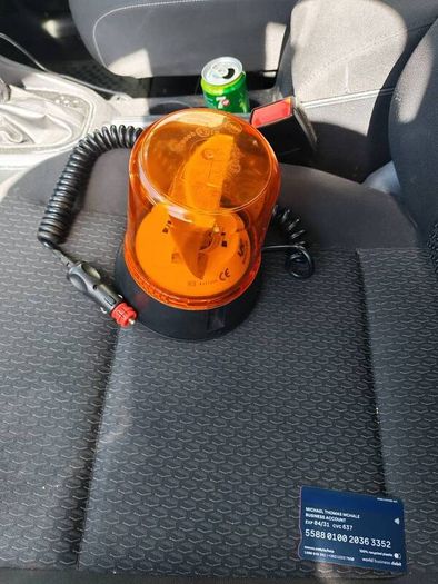 Lap rotating orange beacon