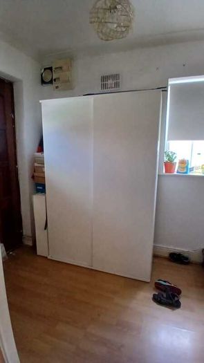 Wardrobe pax