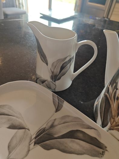Mindy Brownes Teapot set