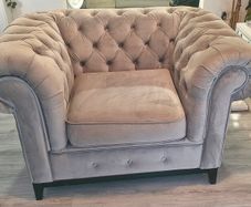 SLF 24 Chesterfield Grand Armchair