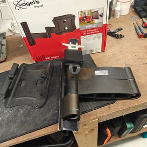 Vogels VFW432 Tv bracket with extra 400mm plates