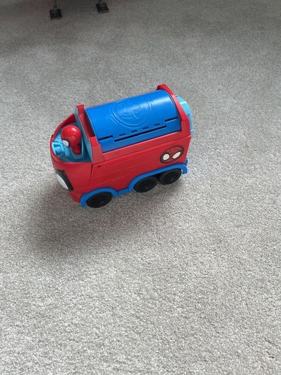 Marvel Spidey and his super-friends Spiderweb Truck with Spider-Man