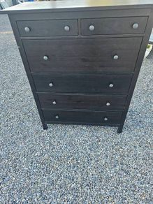 chest of drawers