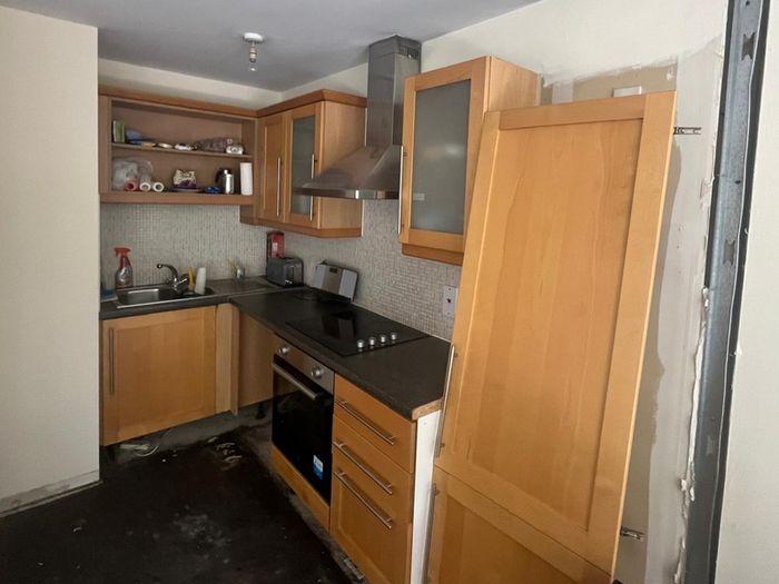 Kitchen Cabinets & Countertops