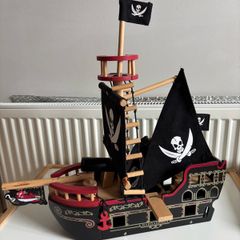 wooden pirate ship