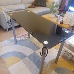 Glass table/desk