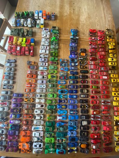 Mainly hotwheels 273 cars total.