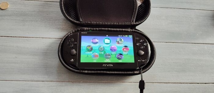 Ps Vita Slim Modded 128gb Henkaku almost Mint