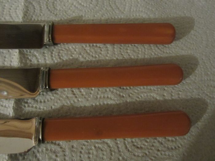 vintage NEWBRIDGE knives
