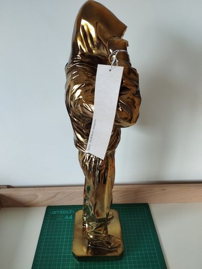 Gold Hoodie Statue 50 cm +