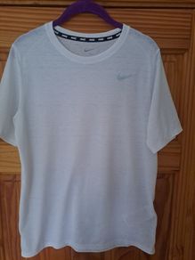 Nike Dri-FIT Miler Older Kids' (Boys') top in White XL