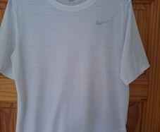 Nike Dri-FIT Miler Older Kids' (Boys') top in White XL