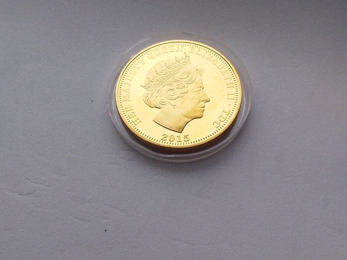 Queen Elizabeth II , " Long To Reign Over Us " 2015 Limited Edition Golden Crown