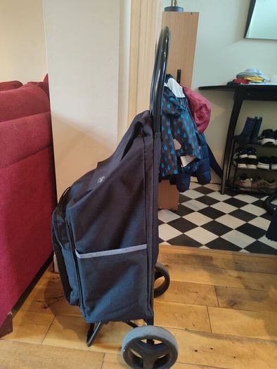 Shopping trolley