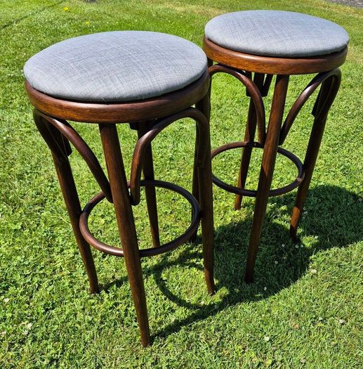 Pair of Vintage Thonet Style Bentwood Cafe Bar Stools Excellent Condition