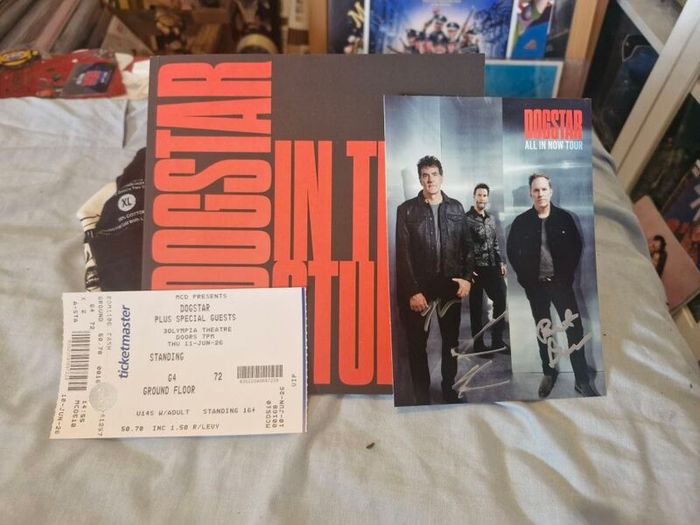 Keanu Reeves Dogstar Signed Insert & Exclusive Merch