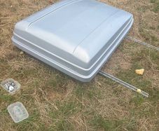 Thule Roof Box  Approx. 5ft x 3ft  200 ONO