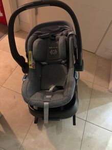 Baby car seat with ISO fix
