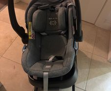 Baby car seat with ISO fix