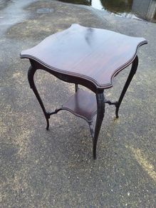 Edwardian mahogany scalloped edge side table