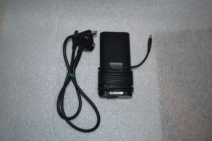 Genuine Original Dell Laptop Adapter Charger 130 Watts Small Tip