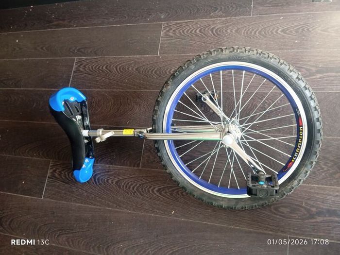 one wheel bicycle