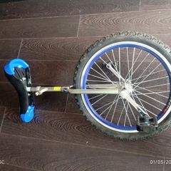 one wheel bicycle