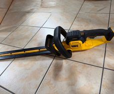 Hedge Trimmer DeWaltDCMHT563