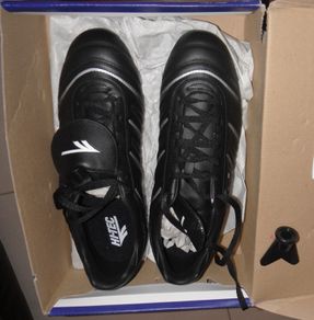 Brand New Hi-Tec 6 Stud Football Boots in original box
