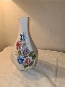 Kingston Hull Pottery vase
