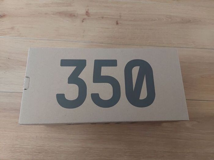 Yeezy 350 V2 UK 10 and UK 11