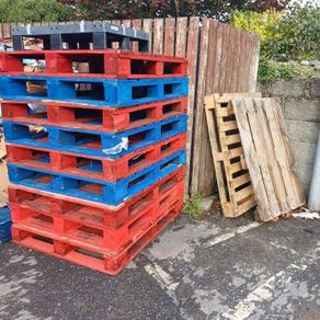 FREE Wooden Pallets
