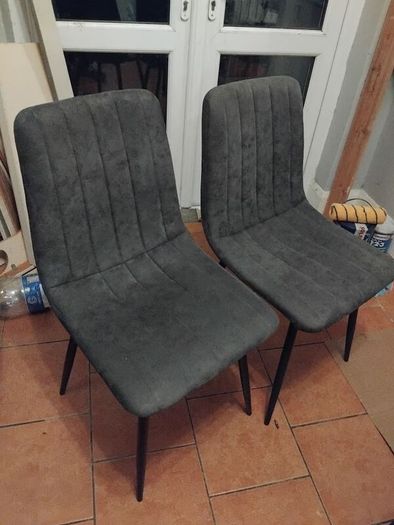 3 kitchen table chairs