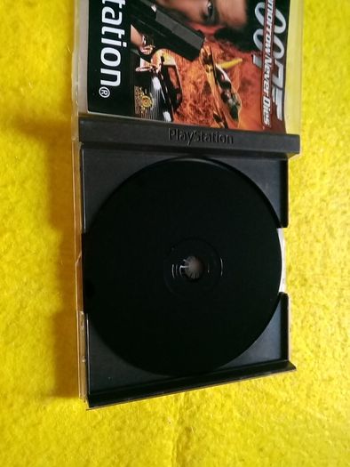 007 Tomorrow never dies PlayStation 1 Ps1 PlayStation 2 ps2 games Original Pal version
