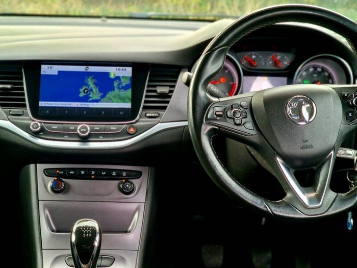 2016 Vauxhall Astra Blacked-out D-badge