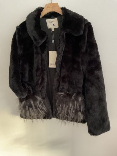 jacket Bnwt black fur jacket yumi brand size 10