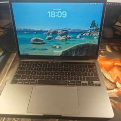 Macbook Pro A2251 (2020, I7, 16gb Ram, 1tb Ssd)