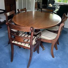 Bright Mahogany dining table with six chairs