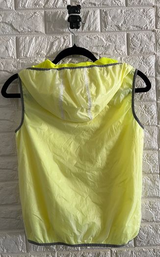 Benetton Light Kids Vest Size 6-8 years