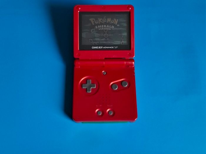 Gameboy Advance  SP Flame Red