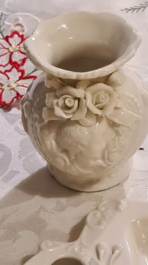 Beleek Esk Plate And 2 Rose  Bowl Vases.