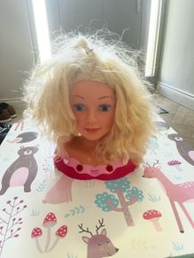 Free dolls head for hair and makeup