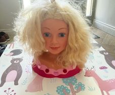 Free dolls head for hair and makeup