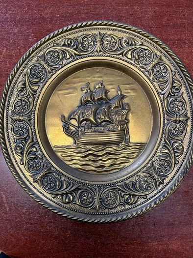 Vintage decorate brass sailing ship