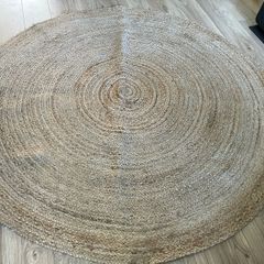 Round jute rug