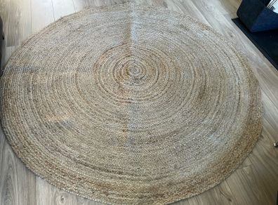 Round jute rug